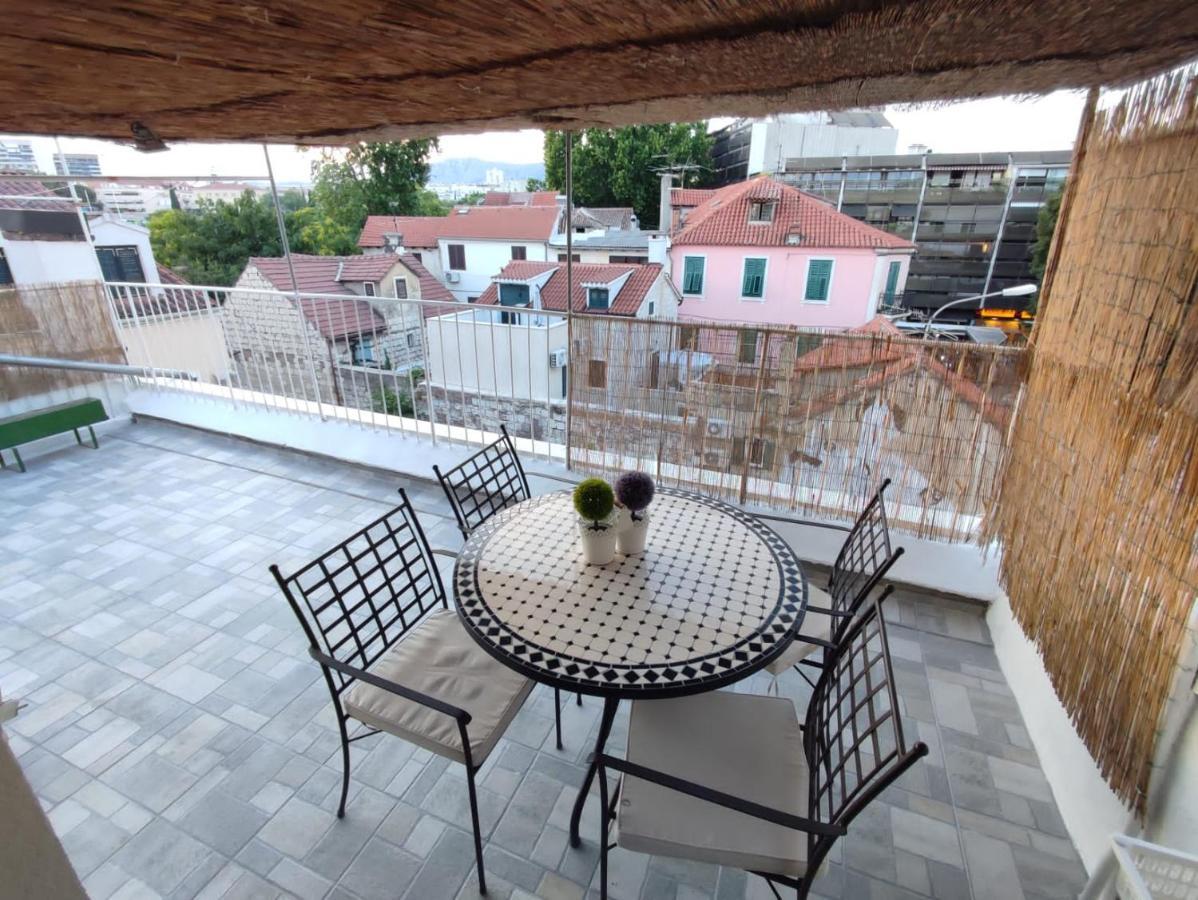 R&E Apartment Сплит Экстерьер фото